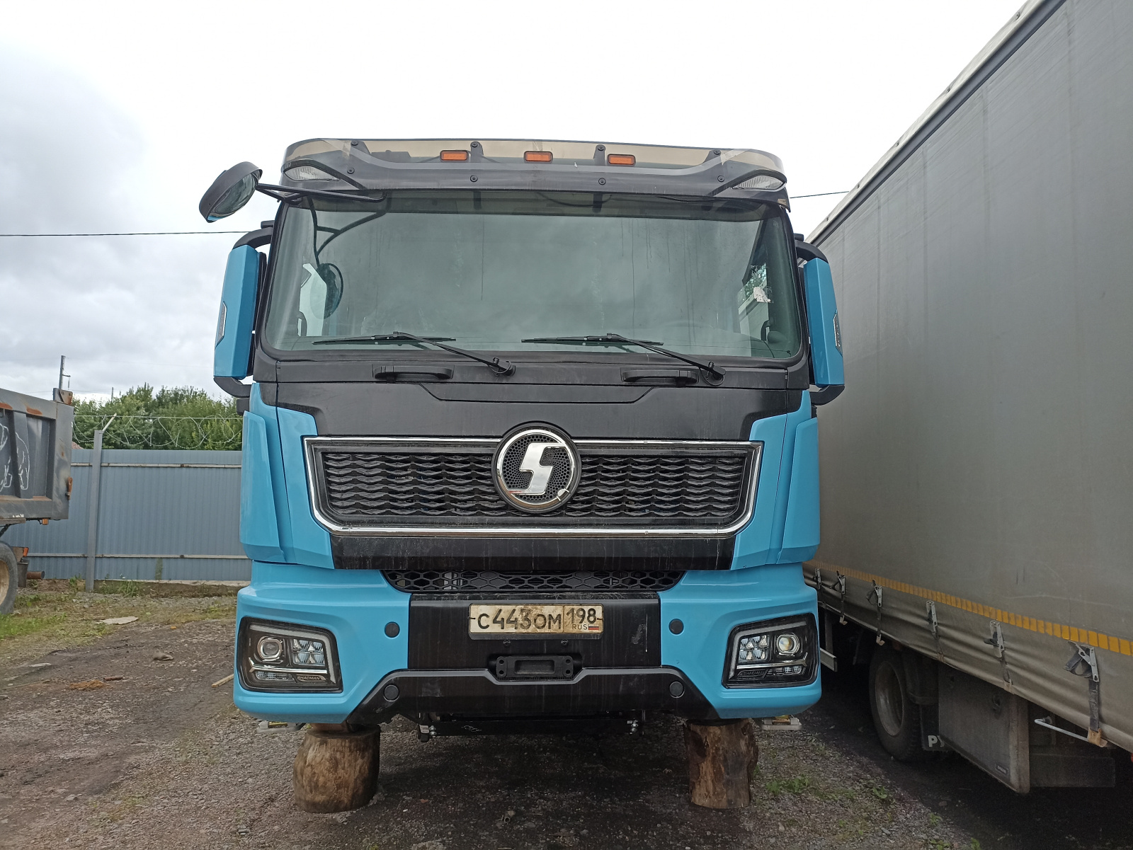 Shacman (Shaanxi) SX* 6x4 Самосвал SX32586V384 (Дизельный, 11,6 л, 423 л.с., МТ)