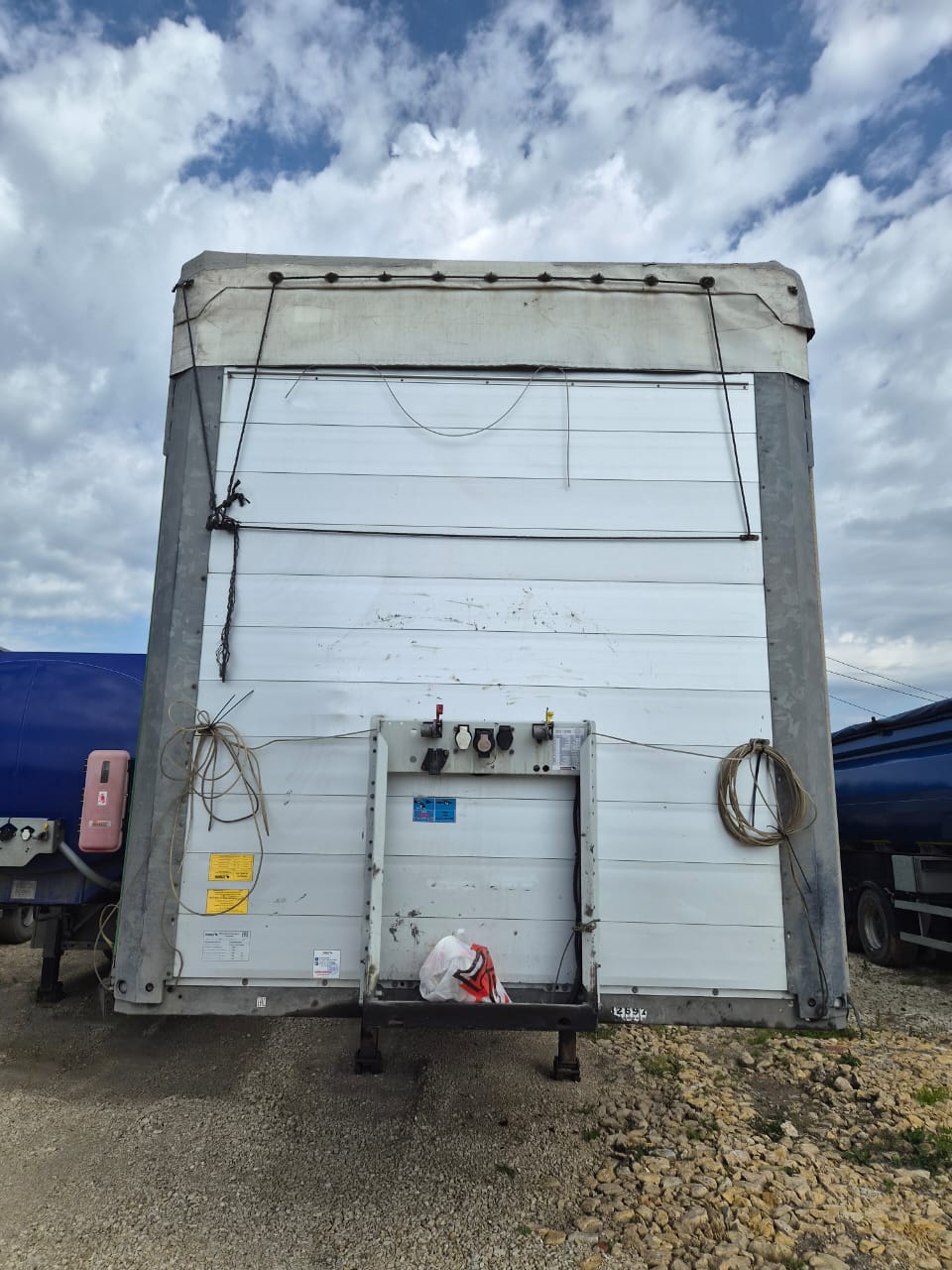 Schmitz Cargobull 9084 Полуприцеп шторный 9084