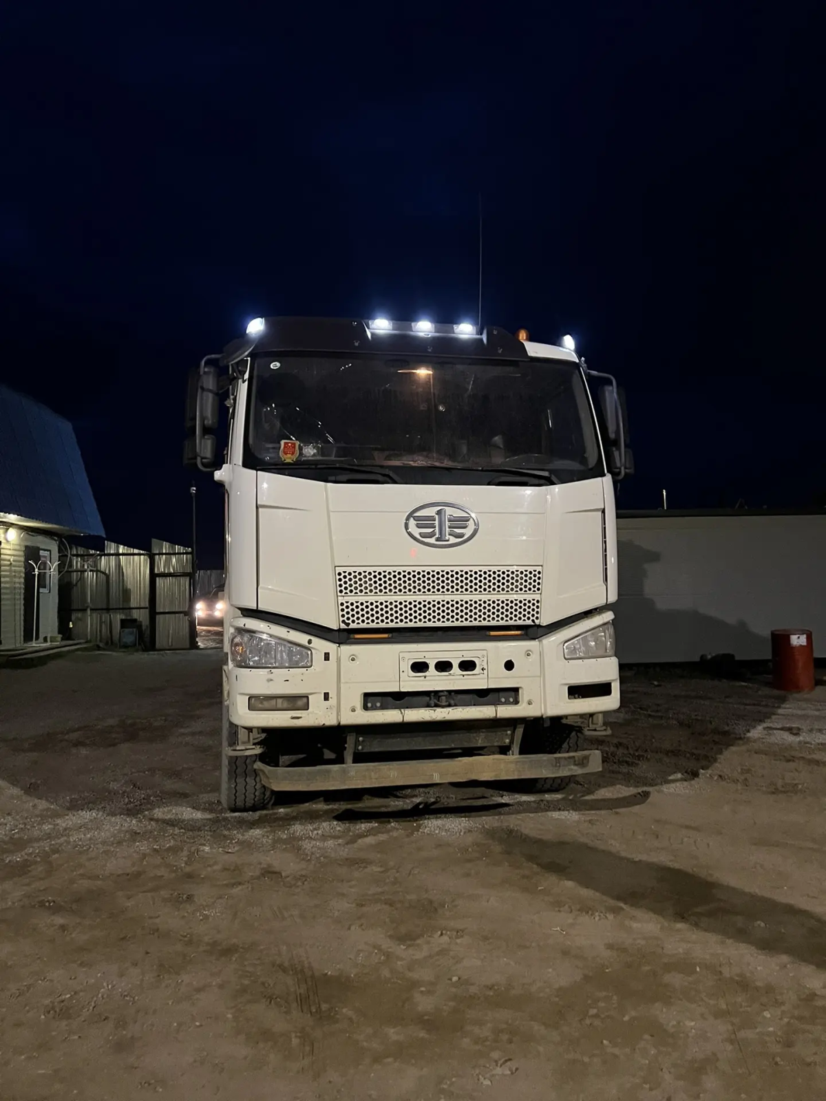 FAW J6 8x4 Самосвал CA3310P66K24T4E5 (Дизельный, 11,1 л, 420 л.с., МТ)
