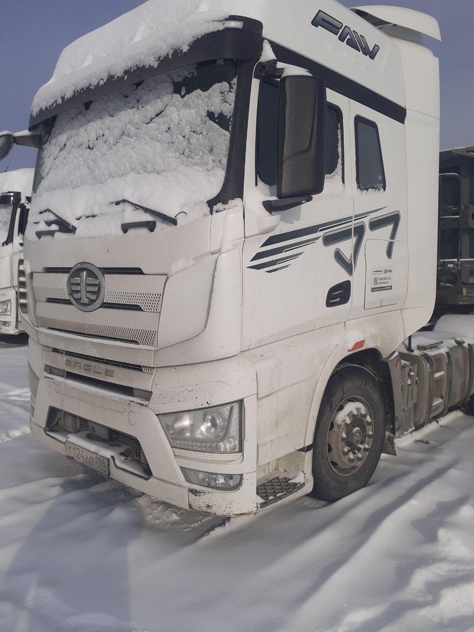 FAW J7 6x4 Седельный тягач CA4250P77K25T1E5 (Дизельный, 12.5 л, 553 л.с. АТ), 2023г., 278036 км
