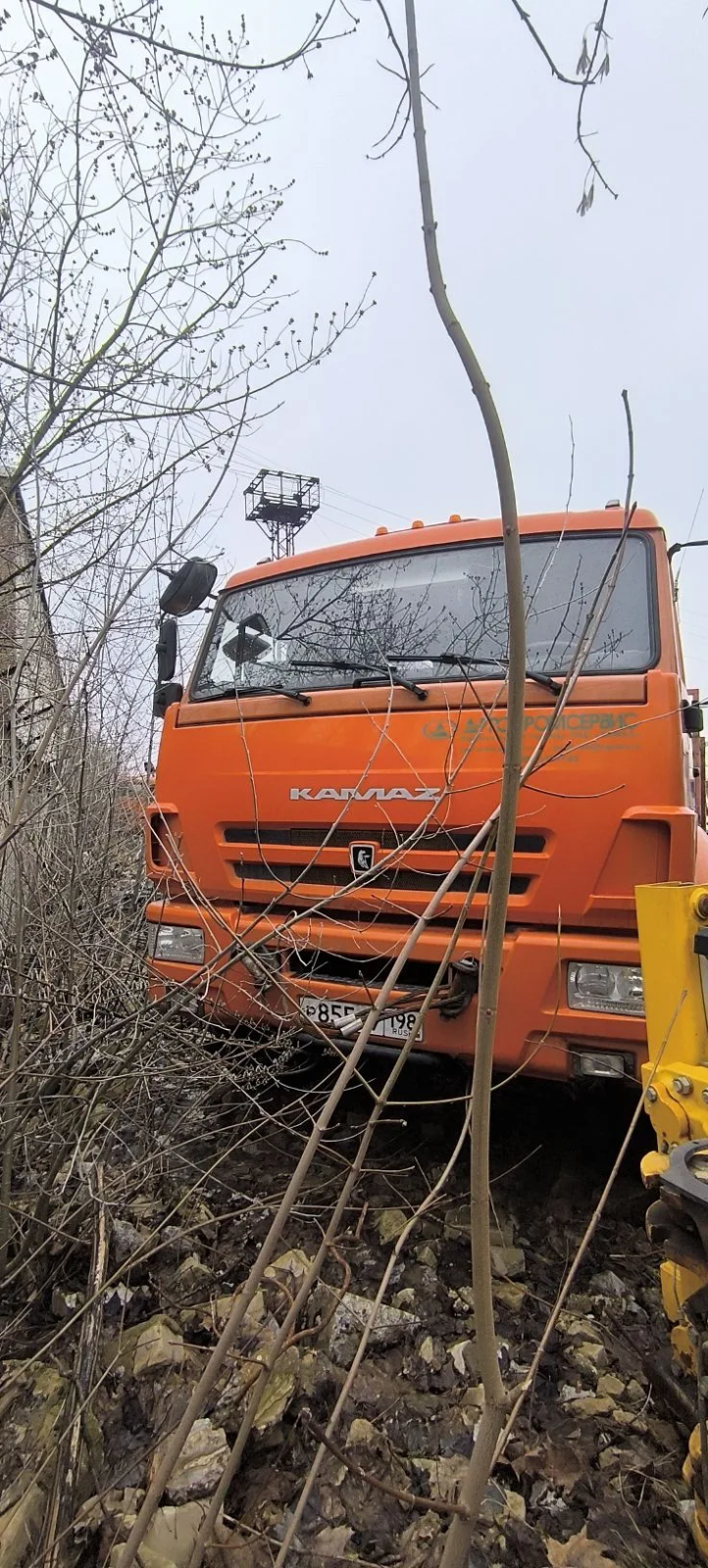 КамАЗ 43118 6x6 Бортовой с КМУ 438240-02 (Дизельный, 11,8 л, 300 л.с., МТ)