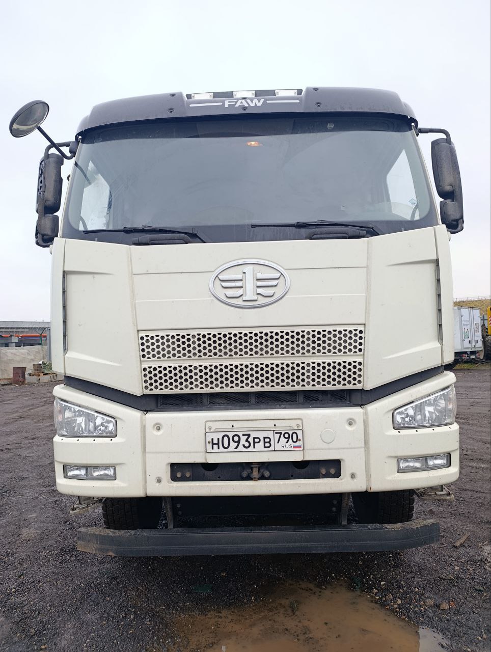 FAW J6 6x4 Бортовой с КМУ 7066-F8 	(Дизельный, 8,6 л, 375 л.с., МТ)