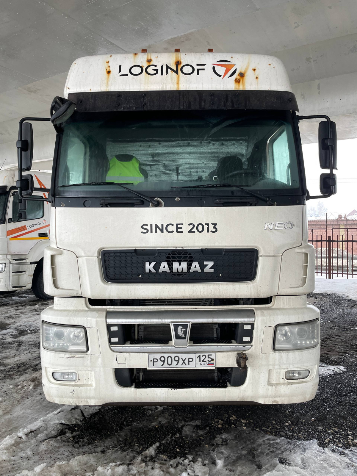 КамАЗ 5490 4x2 Седельный тягач 5490-S5 (Дизель/Газ, 12,0 л, 401 л.с., МТ)