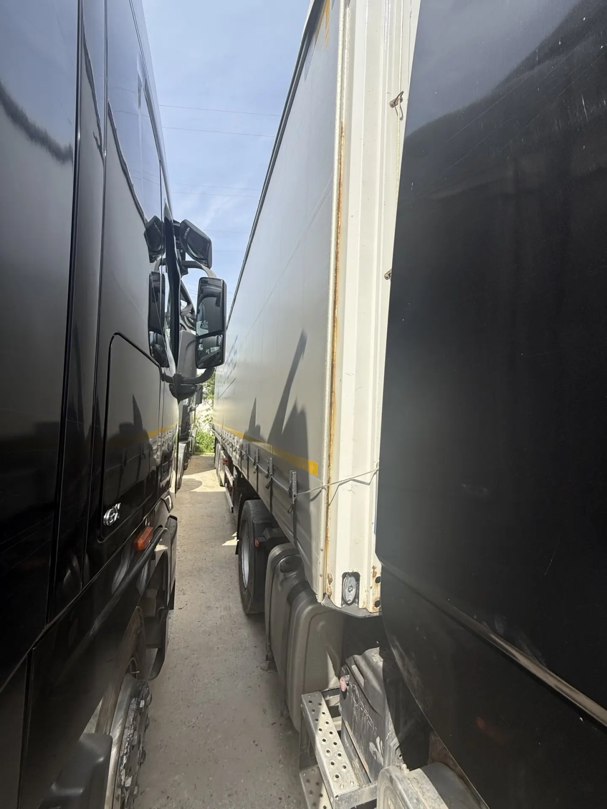 HASTRAILER HASLINER Полуприцеп шторный 3 оси 06