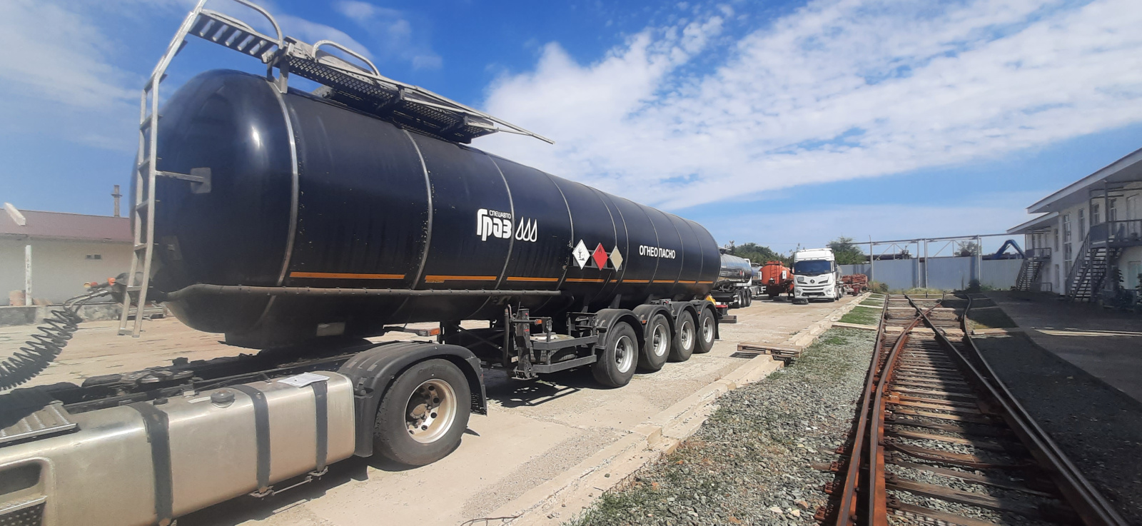 ГРАЗ 9532* Полуприцеп цистерна 95323A-0000010P, 2024г.