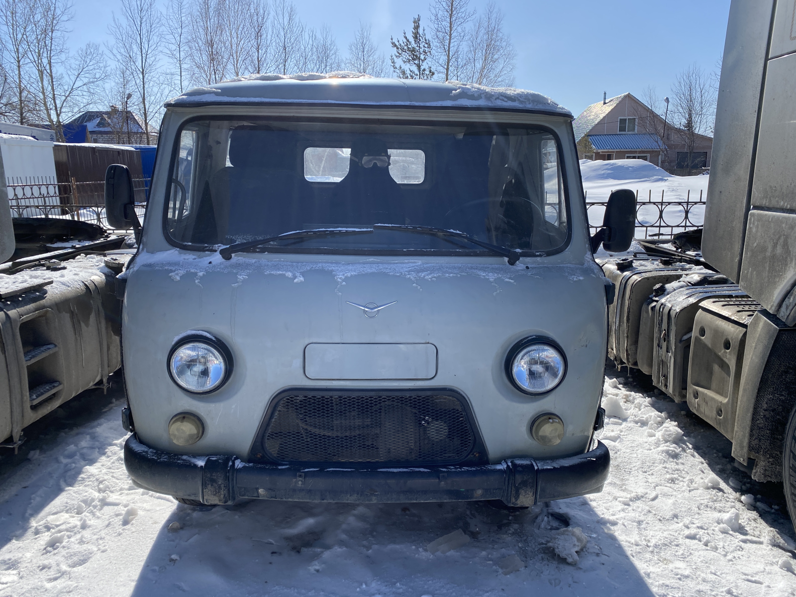 UAZ 3741* Грузопассажирский 374195-05 (без ABS, Бензиновый, 2,7 л, 112 л.с.)