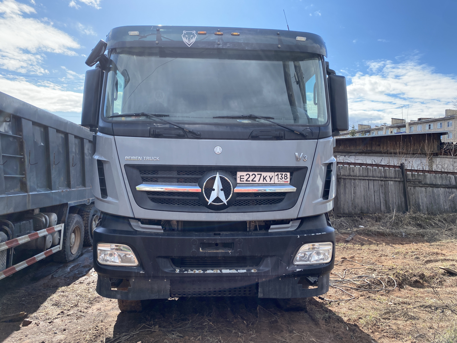 BEIBEN ND* 6x6 Седельный тягач ND4250FD5J7Z22 (Дизельный, 11,6 л, 423 л.с., МТ)