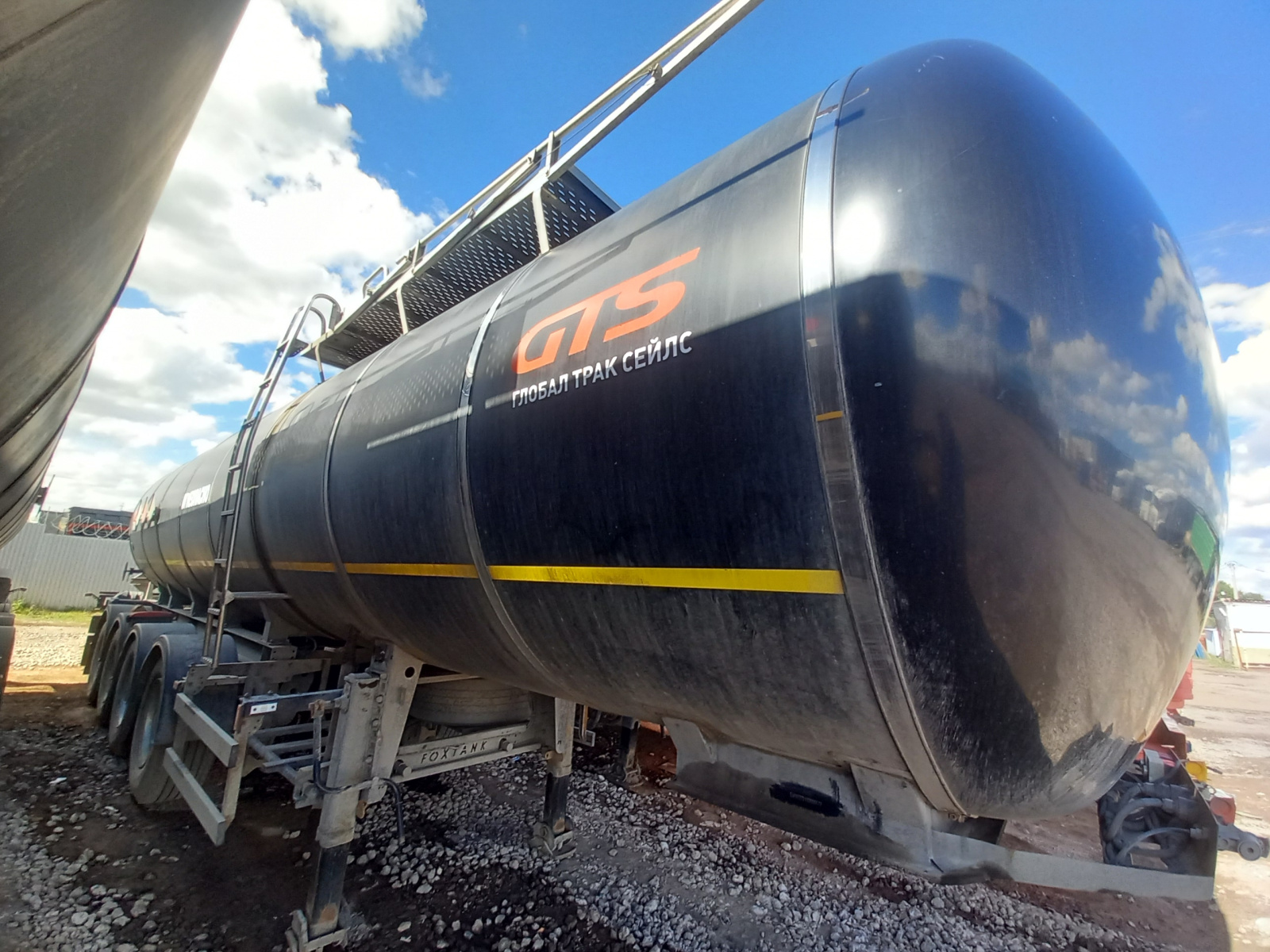 FoxTank 8777 Полуприцеп цистерна 877721 (светлые нефтепродукты)