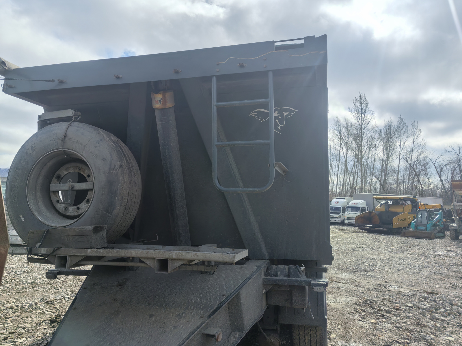 Mega MPT 003 Прицеп самосвальный MPT 003