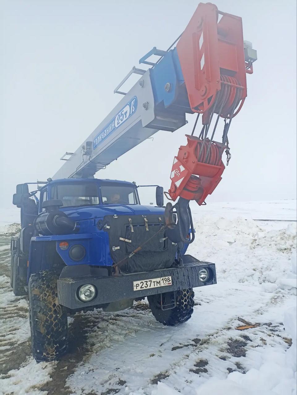 Ural 4320 6x6 Автокран КС-55713-3В-1 (Дизельный, 6,7 л, 273 л.с., МТ)