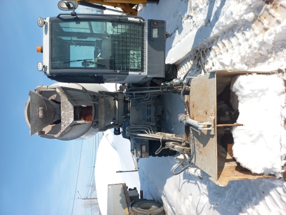 BUILDER CM* Бетоносмесительная машина с самозагрузкой CM2.5 (Дизельный, 3,8 л, 103 л.с., АТ)