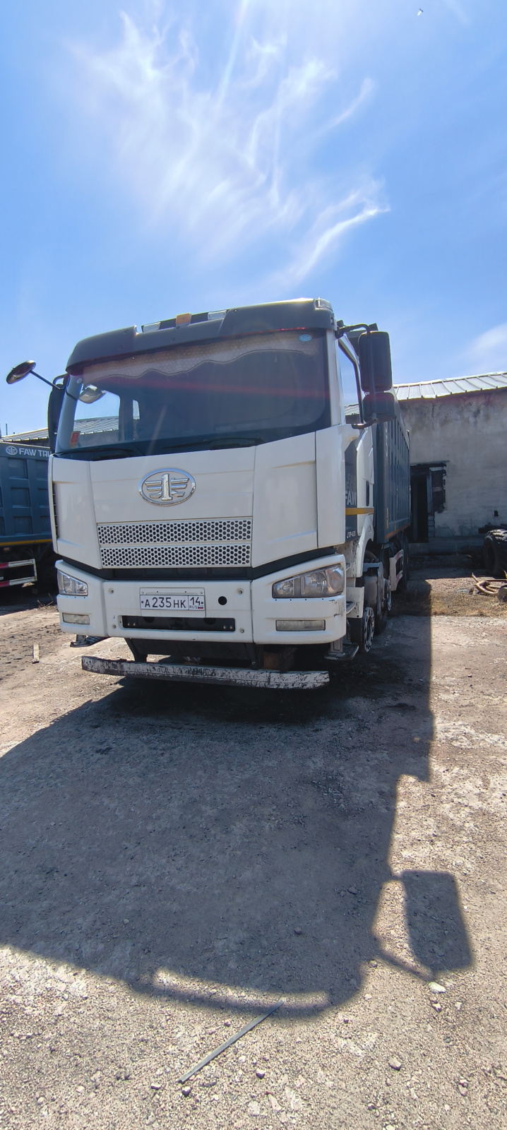 FAW J6 8x4 Самосвал СА3310Р66K24T4E5 (Дизельный, 11,1 л, 420 л.с., МТ)