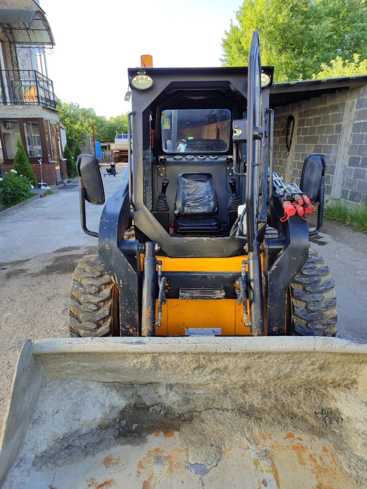 Zauberg M* Мини погрузчик MN1250h (Дизельный, 3,5 л, 88 л.с., АТ)