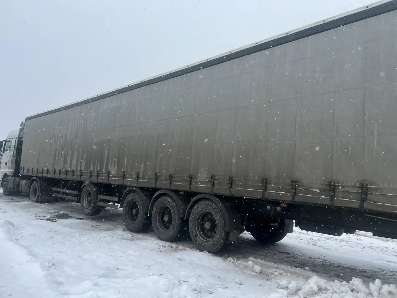 Тонар 97882 Полуприцеп шторный 97882