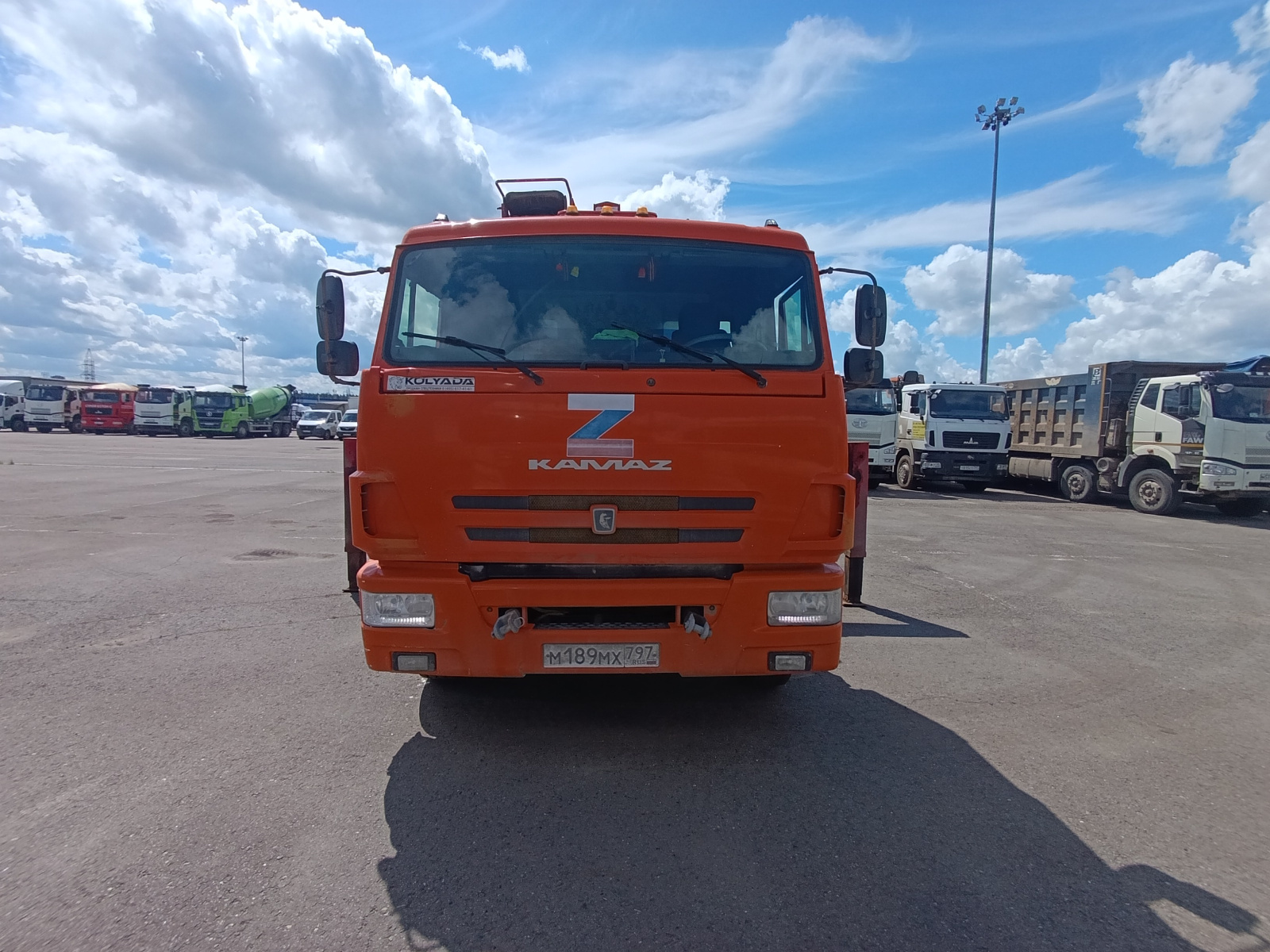 КамАЗ 65115 6x4 Бортовой с КМУ 689642 (Дизельный, 6,7 л, 292 л.с., МТ)