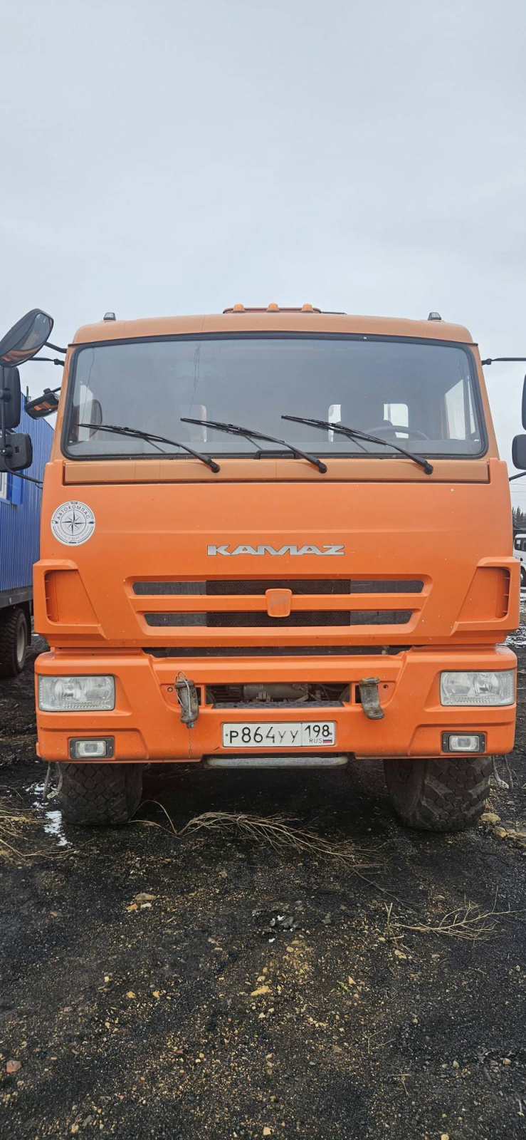 КамАЗ 43118 6x6 Бортовой с КМУ 658610 (Дизельный, 11,8 л, 300 л.с., МТ)