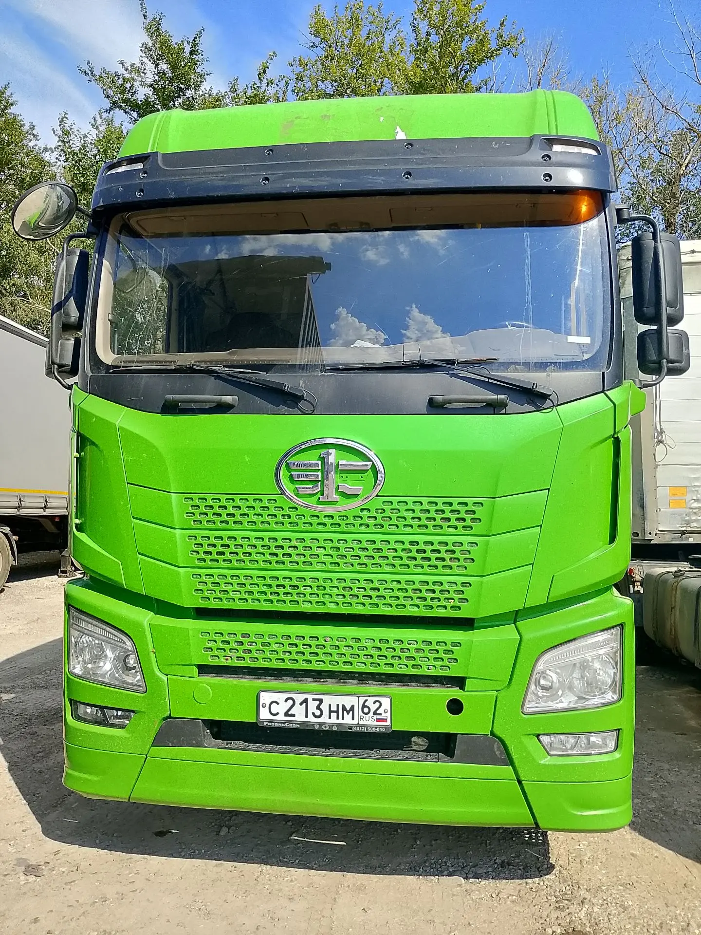 FAW JH6 6x4 Седельный тягач CA4250P25K15T1NE5A80 (Газовый, 12,5 л, 430 л.с., МТ)