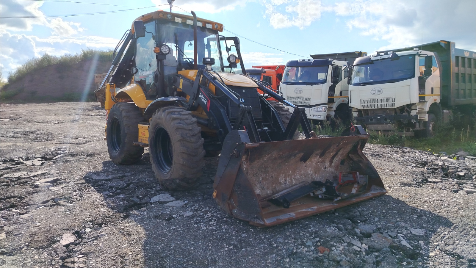 SHANMON 388 Экскаватор-погрузчик 388H (Дизельный, 4,5 л, 99 л.с., АТ)