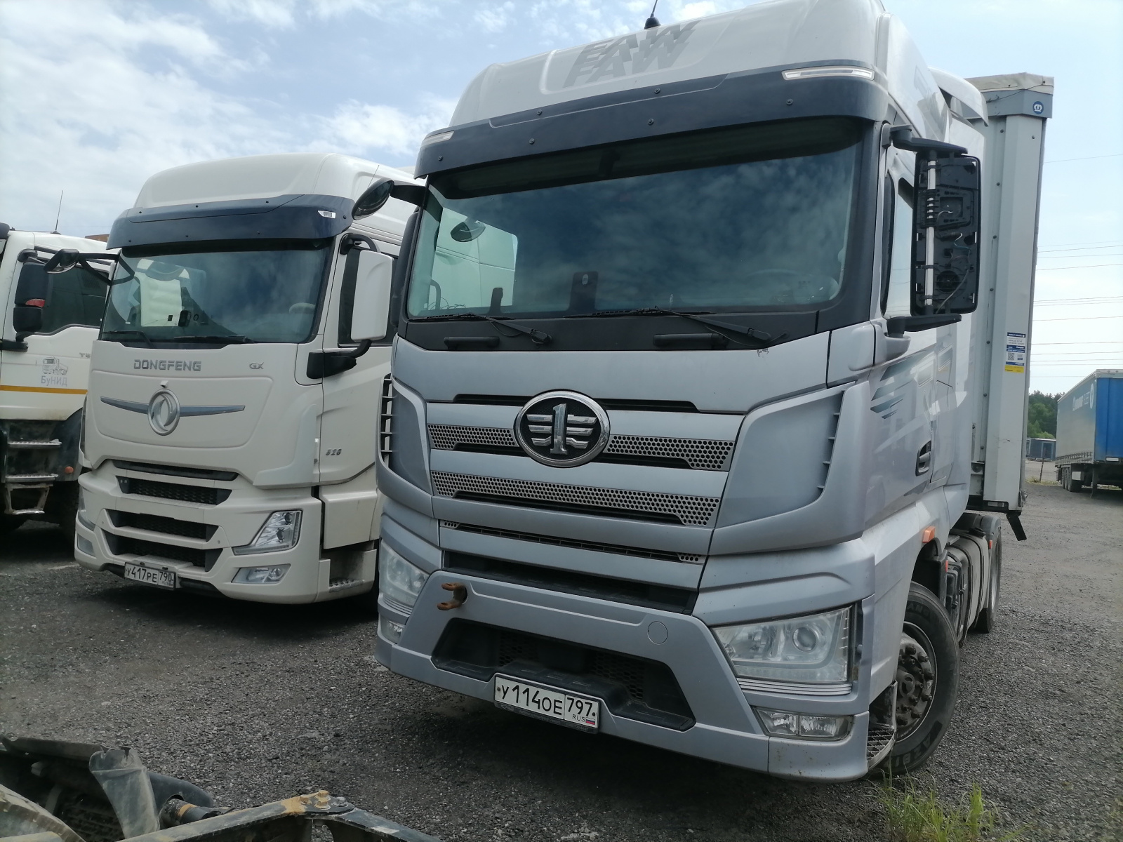 FAW J7 4x2 Седельный тягач CA4180P77K25E5 (Дизельный, 12,5 л, 553 л.с., АТ)