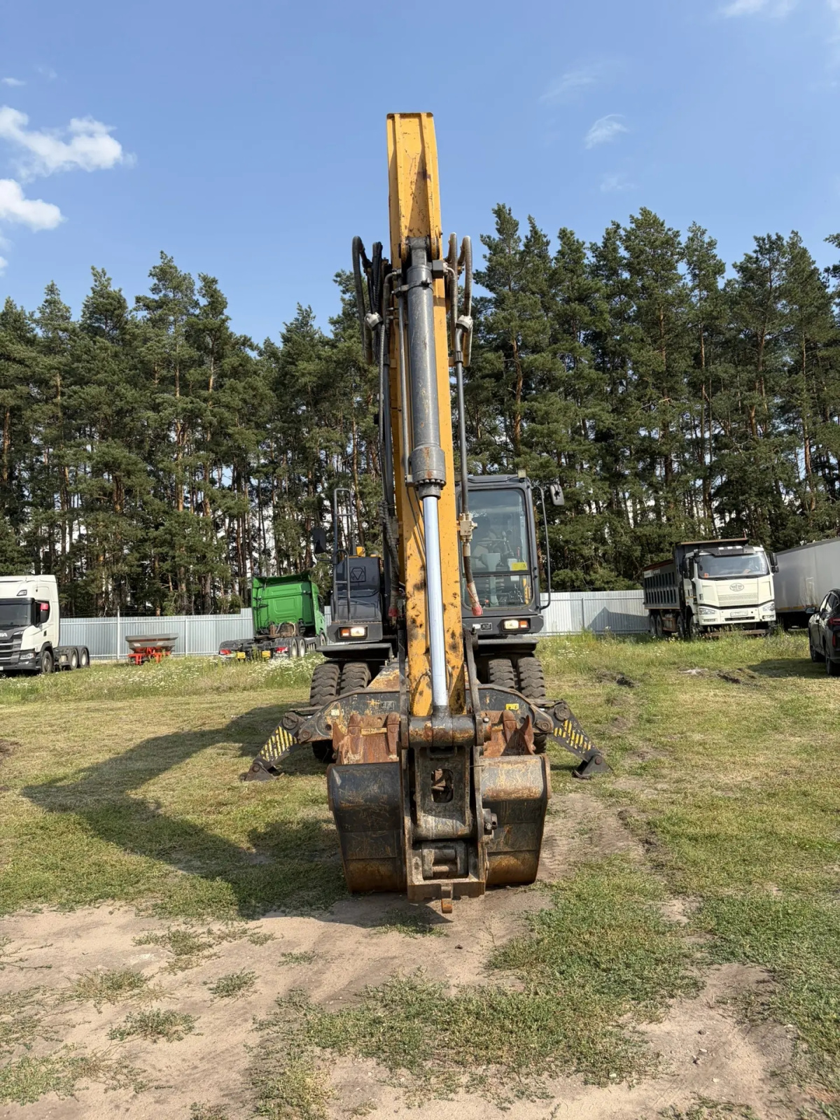 XCMG XE210* Экскаватор колесный XE210WD (Дизельный, 6,7 л, 184 л.с., АТ)