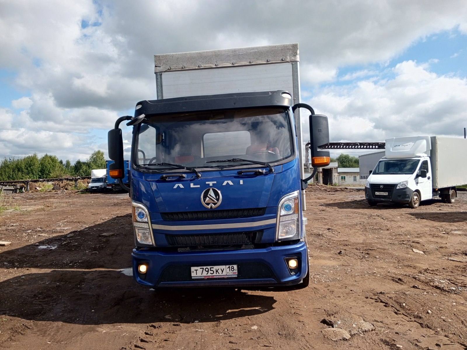 WANSHAN ALTAI Аrgut 4x2 Бортовой (Евроборт) GREEN (Евроборт, Дизельный, 4,6 л, 215 л.с. МТ)