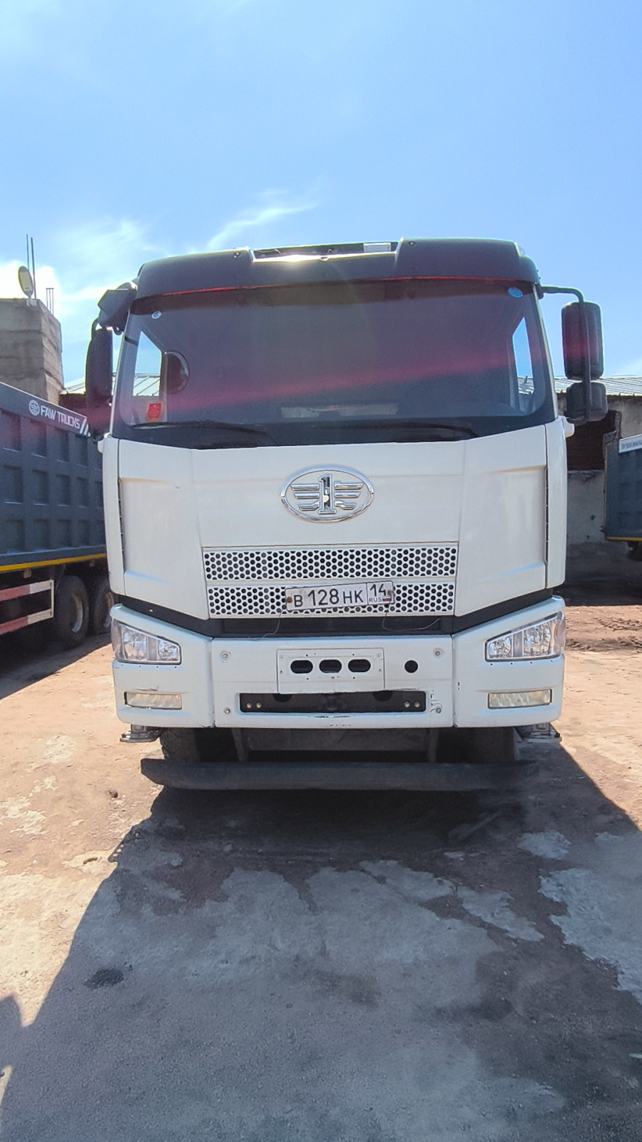 FAW J6 8x4 Самосвал СА3310Р66K24T4E5 (Дизельный, 11,1 л, 420 л.с., МТ), 2023г.