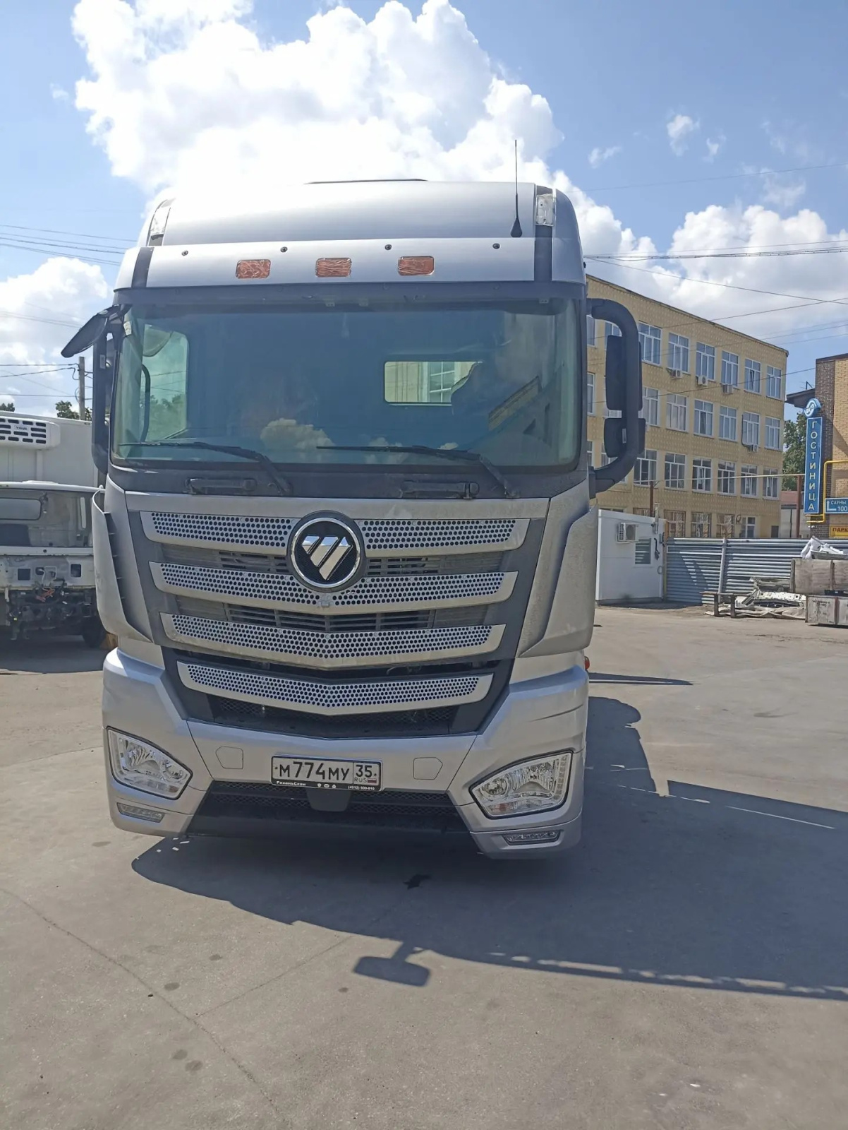 Foton AUMAN 4x2 Седельный тягач BJ4189SLFKA (Дизельный, 11,8 л, 470 л.с. АТ), 2023г., 120828 км