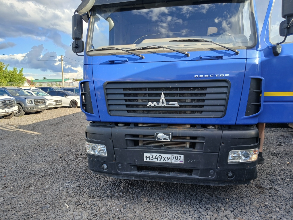МАЗ 6430 6x4 Седельный тягач 643008-070-020 (Дизельный, 11,6 л, 423 л.с., МТ)
