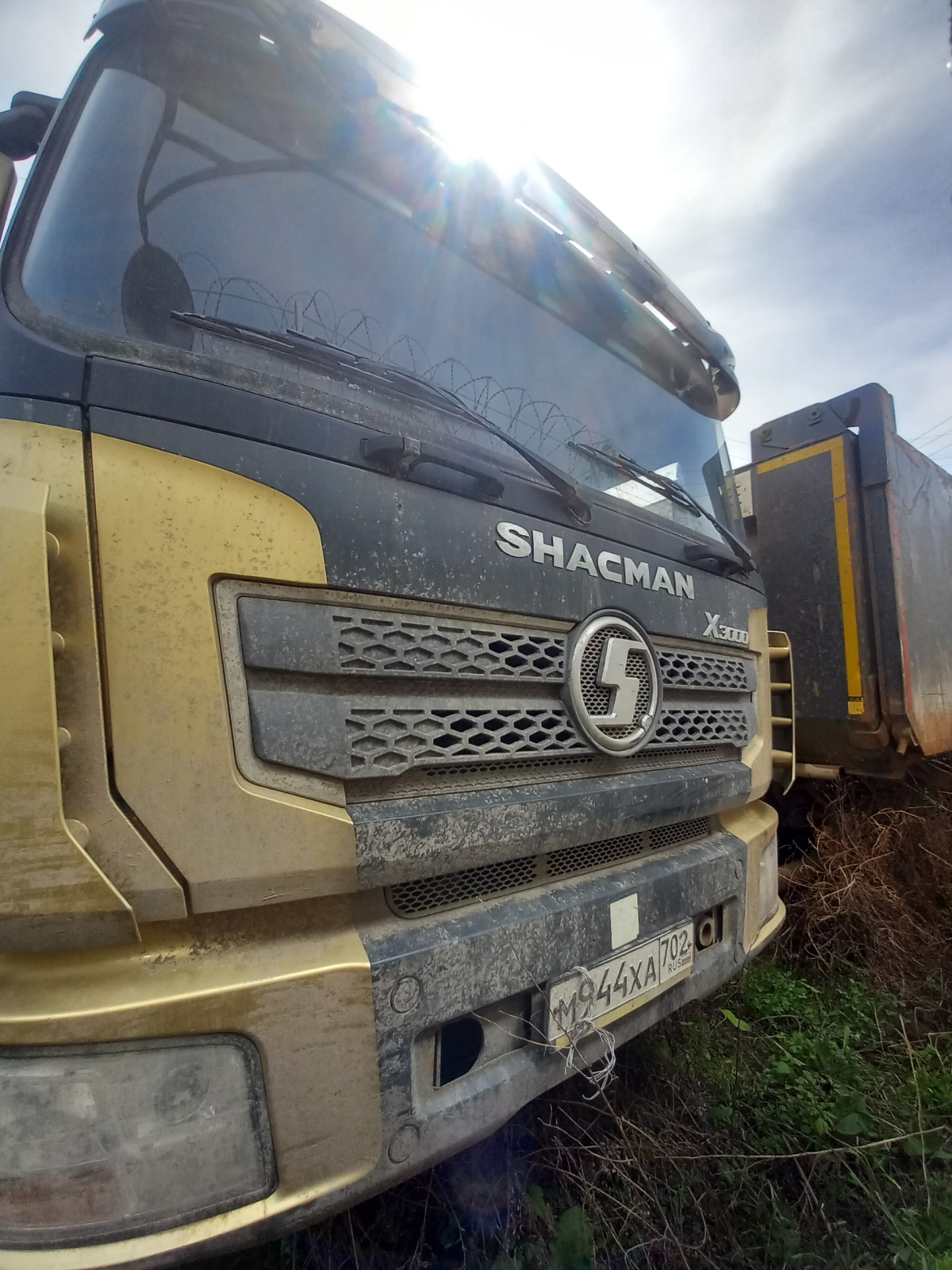 Shacman (Shaanxi) SX* 6x6 Самосвал SX32586V385 (Дизельный, 11,6 л, 423 л.с., МТ)
