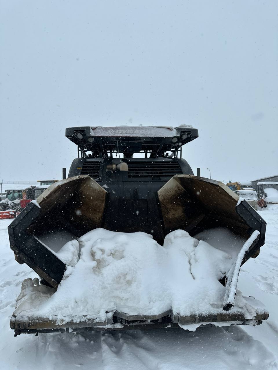 DYNAPAC SD2500* Асфальтоукладчик SD2500CS (Дизельный, 6,7 л, 193 л.с., МТ)