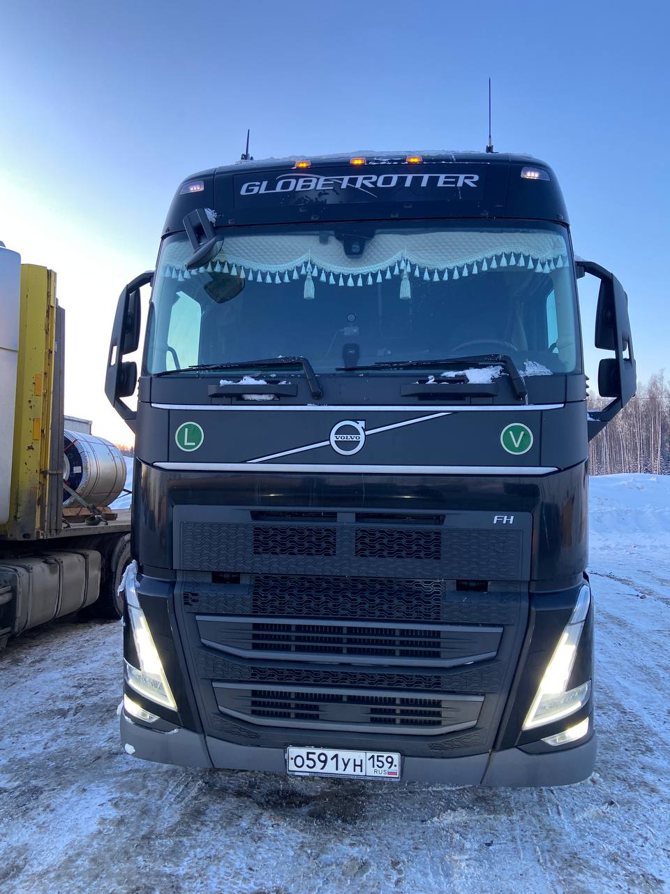 Volvo FH 4x2 Седельный тягач FH-TRUCK (Дизельный, 12,8 л, 469 л.с., АТ)