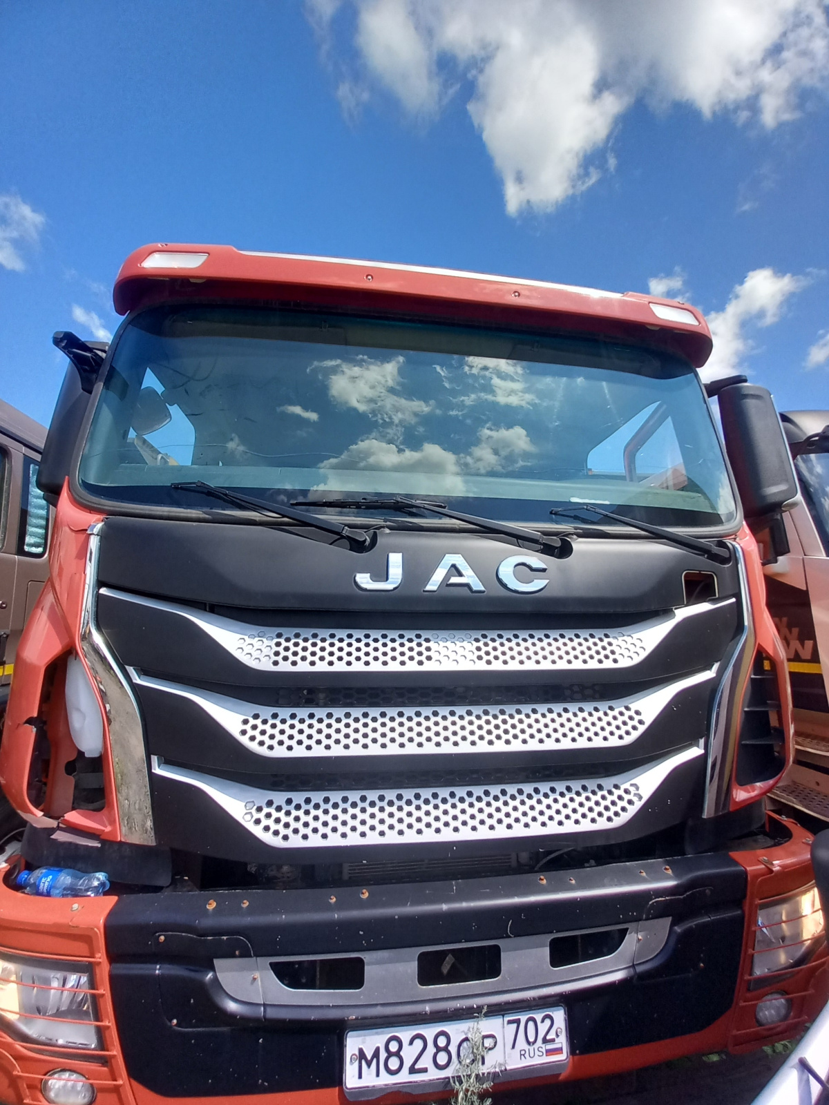 JAC N410 8x4 Самосвал N410 (Дизельный, 11,6 л, 423 л.с., МТ)