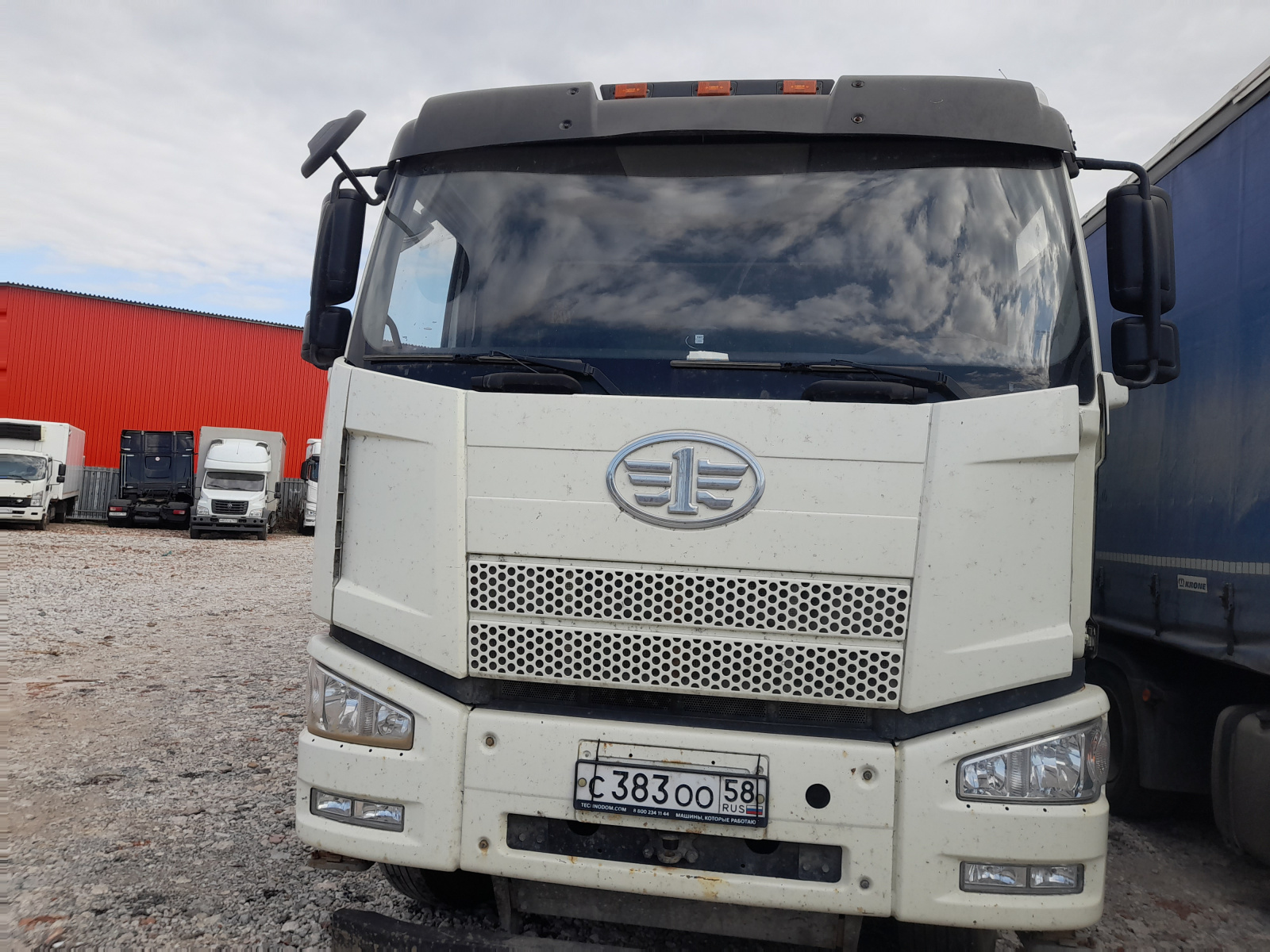 FAW J6 6x4 Зерновоз 558983-41 (Дизельный, 11,1 л, 420 л.с., МТ)