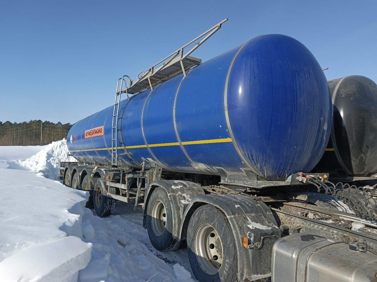 FoxTank 8777 Полуприцеп цистерна 877721 (светлые нефтепродукты)