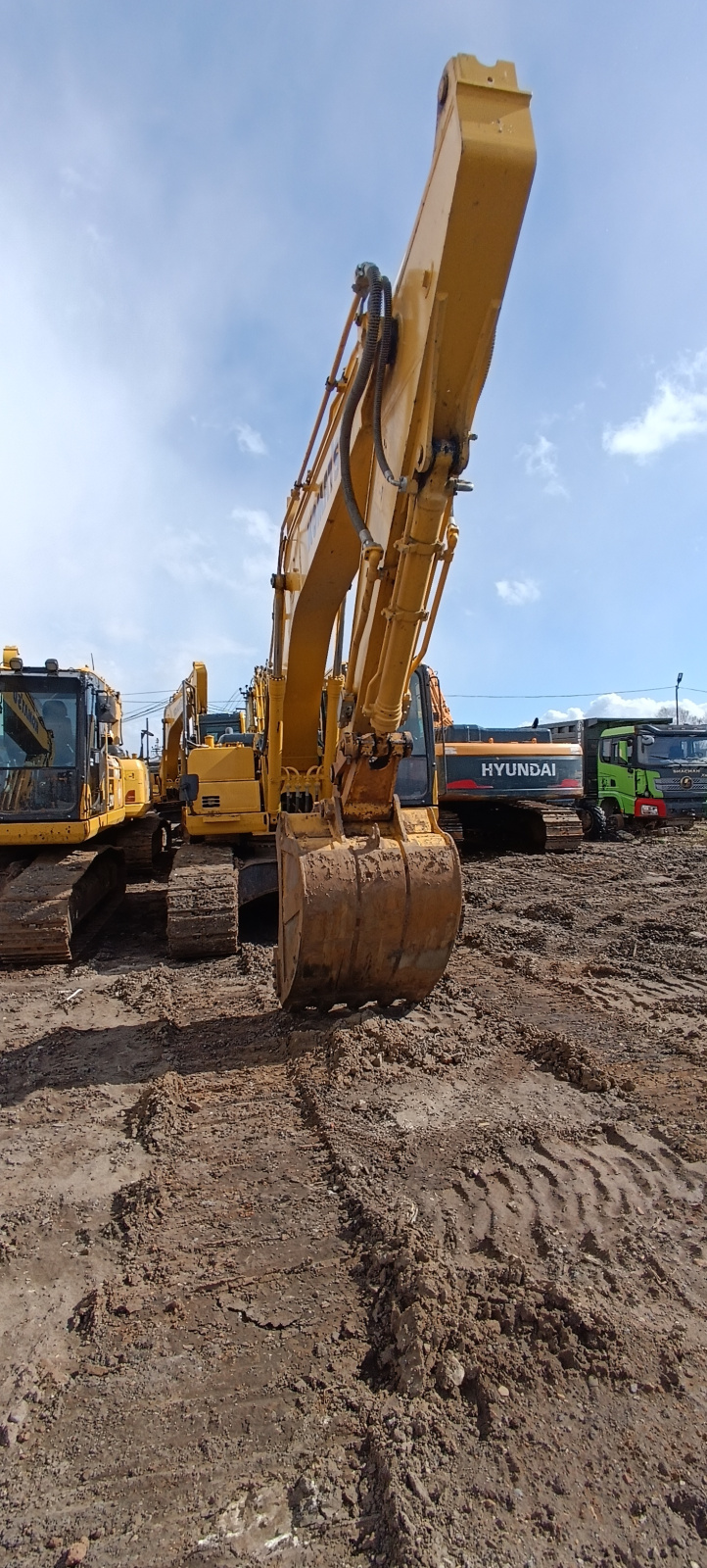 KOMATSU PC 210 Экскаватор PC210-10M0 (Дизельный, 6,7 л, 167 л.с., АТ)