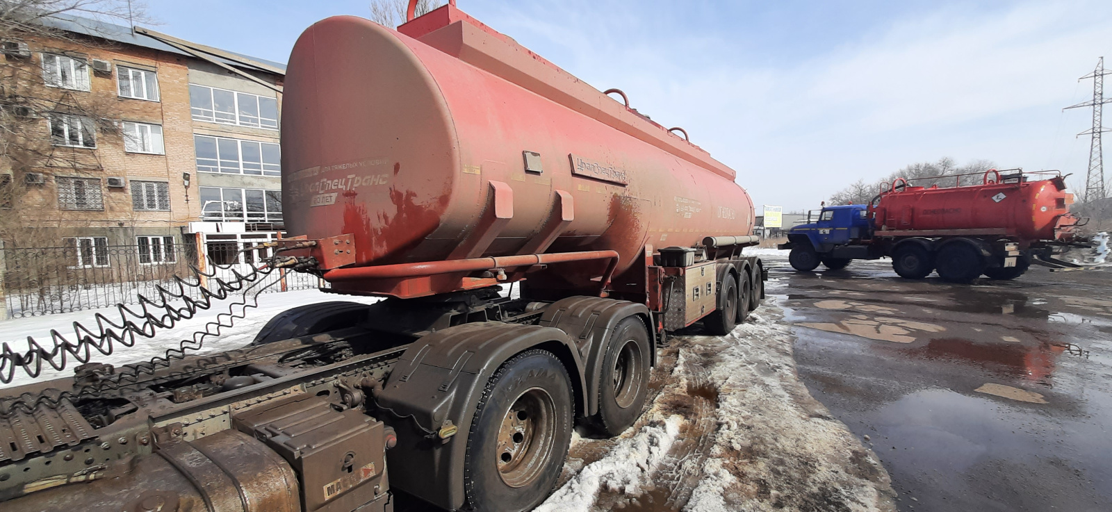 УралСпецТранс 9465* Полуприцеп цистерна 946516-B1-03