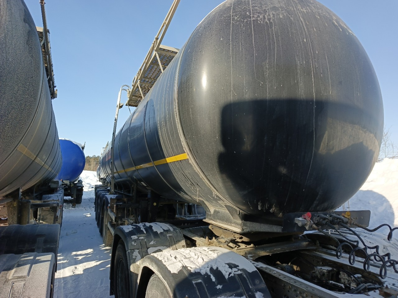 FoxTank 8777 Полуприцеп цистерна 877721 (светлые нефтепродукты)