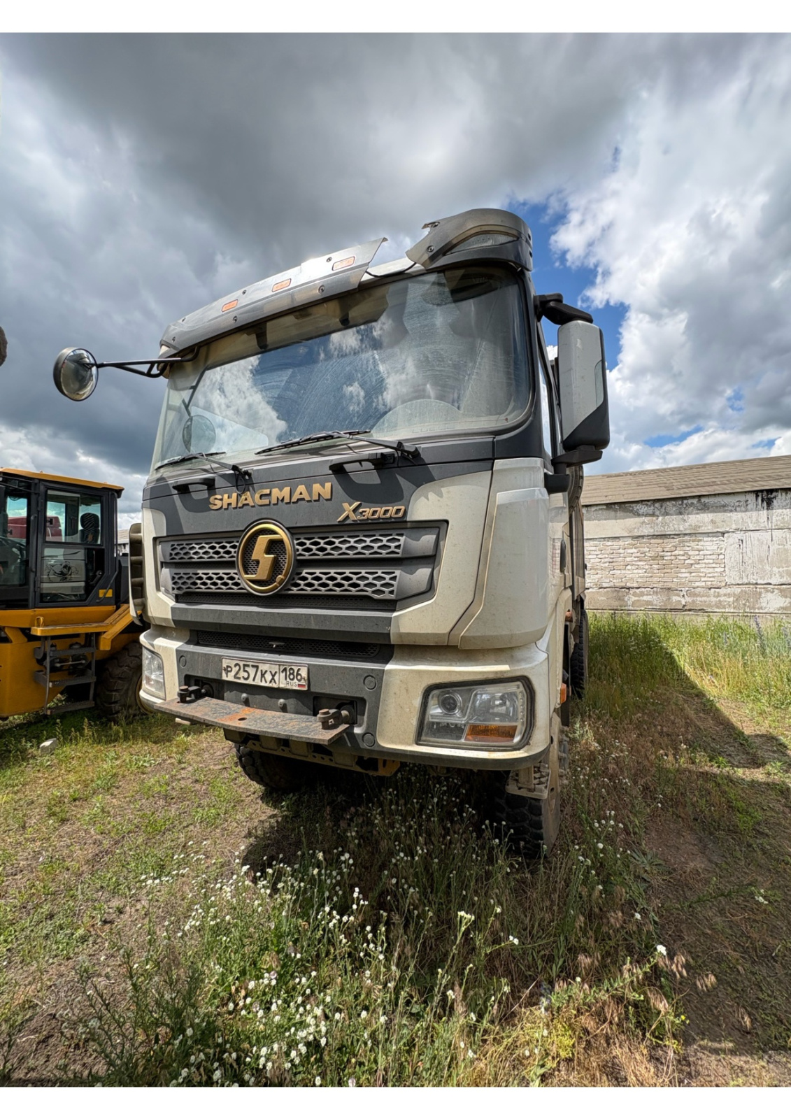 Shacman (Shaanxi) SX* 6x6 Самосвал SX32586W385C (Дизельный, 10,8 л, 441 л.с., МТ), 2023г., 143087 км