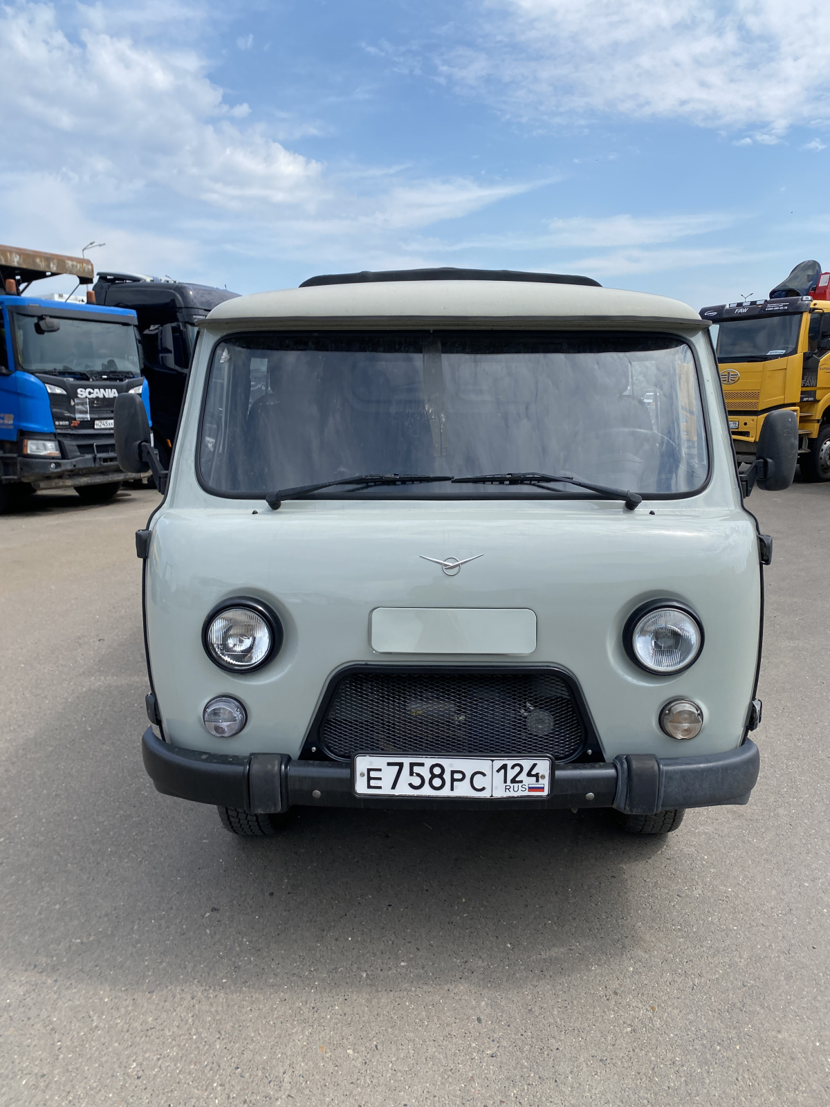 UAZ 3909* Грузопассажирский 390945 (Тент, 4+1 мест, без ABS, Бензиновый, 2,7 л, 112 л.с.)