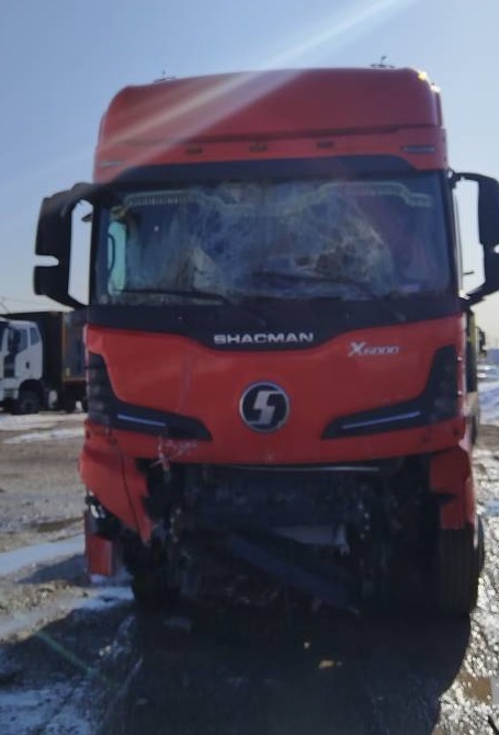 Shacman (Shaanxi) SX* 4x2 Седельный тягач SX4188YY381 (Дизельный, 12,5 л, 473 л.с., АТ)