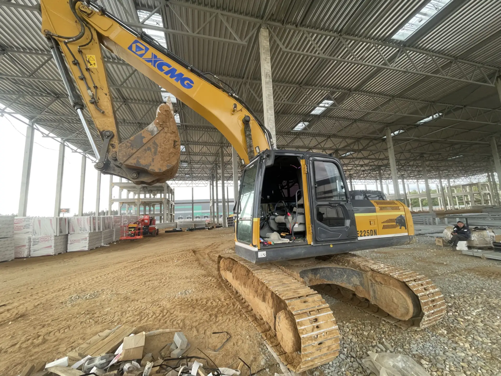 XCMG XE225 Экскаватор XE225DN( Дизельный, 4,4 л. 144 л.с. АТ), 2023г., 7856 км