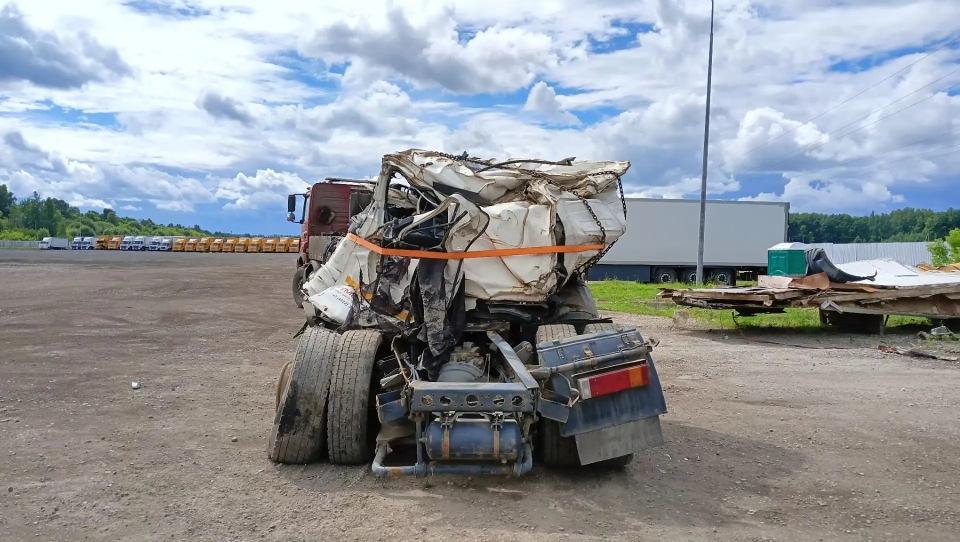 КамАЗ 5490 4x2 Седельный тягач 5490-S5 (Дизель/Газ, 12,0 л, 401 л.с., МТ)
