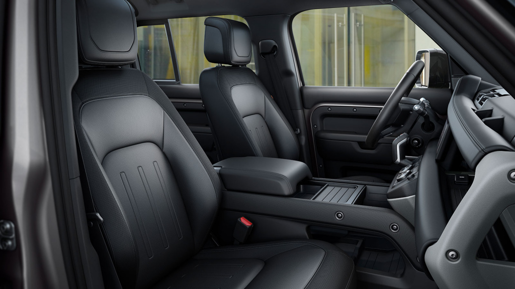 Defender_interior_1.jpg